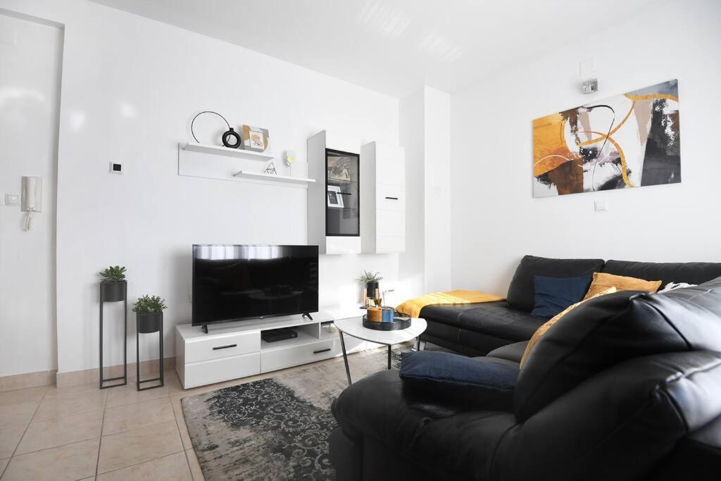 Family Apartment Manuela Задар Экстерьер фото